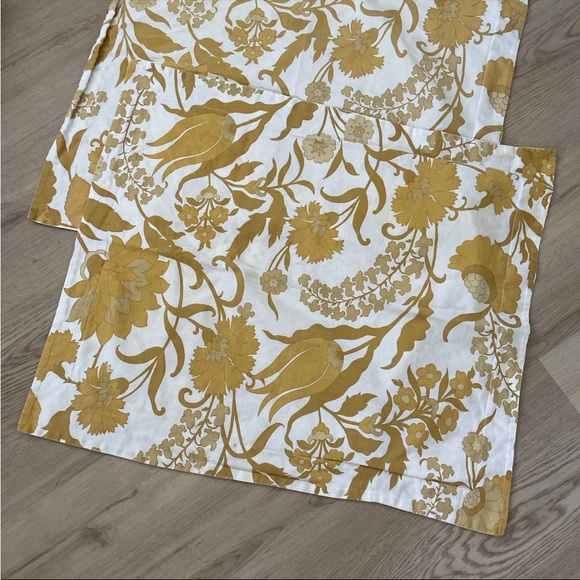 Pre Owned Set of 2 Pottery Barn Linen Pillow Cases Yellow/White Floral Print - Picture 2 of 10